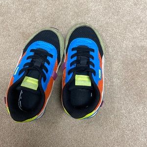 Size 6 Puma